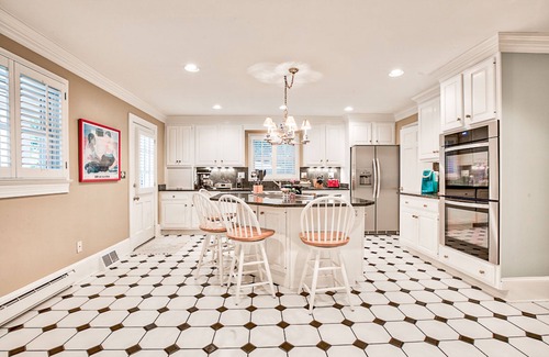 Historic District House | Upscale multi-level retro home with large deck, washer/dryer, and lovely patio