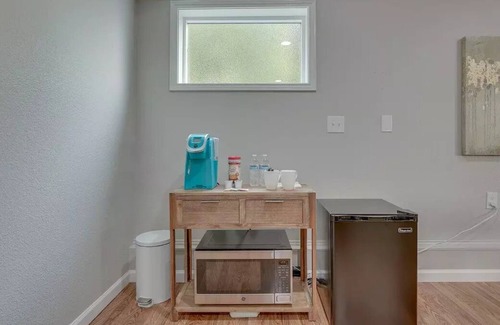 Camas Apartment | Upscale neighborhood, 1200sqft apartment, fully fenced backyard