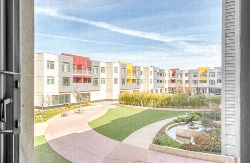 Evergreen Park Apartment | Upscale Palo Alto 2BR w/W/D, Pool & Spa, near 280 & 101, by Blueground