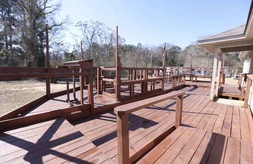 Grambling House | Upscale Peaceful Fun House w/Deck- 2 Min walk to Grambling Campus