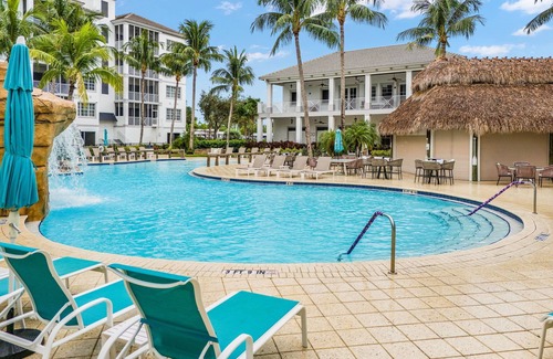 Bonita Shores Condo | Upscale Penthouse-2-bedroom in beautiful Bonita Springs. Skyline views!