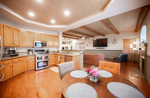 Paradise House | Upscale Pool Home - 5 minutes to STRIP!