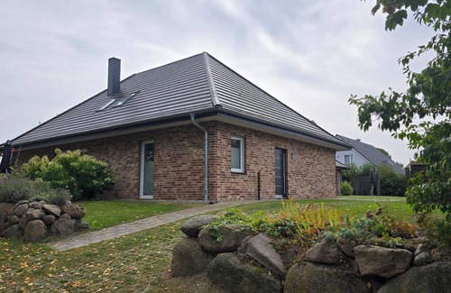 Blengow Apartment | upscale, quiet accommodation with garden and terrace.