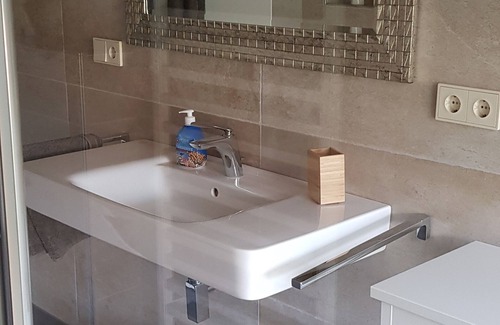 Blengow Apartment | upscale, quiet accommodation with garden and terrace.