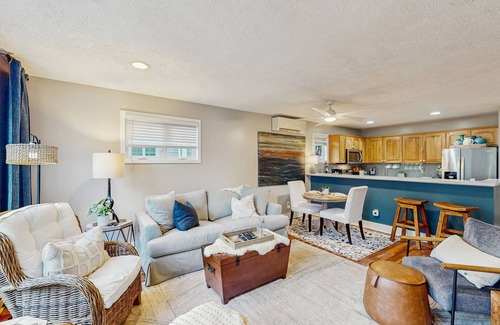 Seven Devils Condo | Upscale Retreat with 2 en suite King Bedrooms, WiFi, AC, Fireplace, easy escape