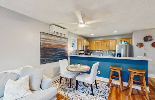 Seven Devils Condo | Upscale Retreat with 2 en suite King Bedrooms, WiFi, AC, Fireplace, easy escape