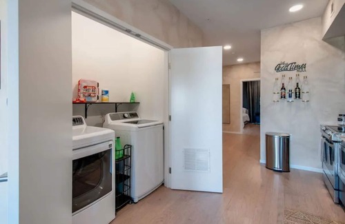 East Bank Condo | Upscale Riverfront Condo, .7 Miles to Broadway!