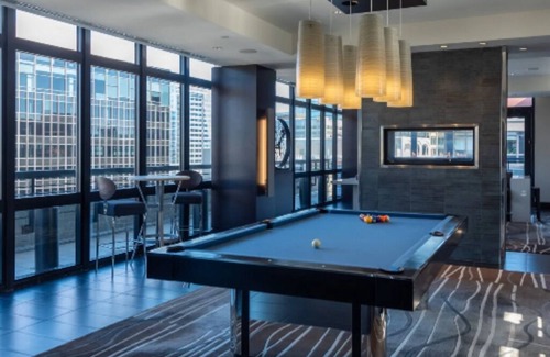 Radnor - Fort Myer Heights Apartment | Upscale Rosslyn Near D.C. with Pool, Gym, 1 Free Parking