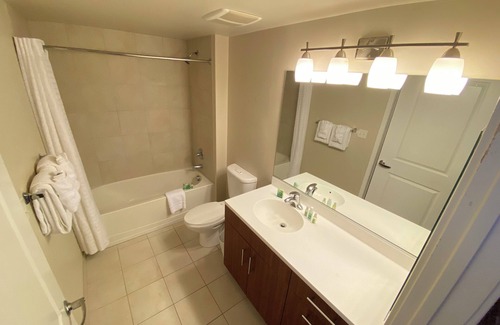Radnor - Fort Myer Heights Apartment | Upscale Rosslyn Near D.C. with Pool, Gym, 1 Free Parking