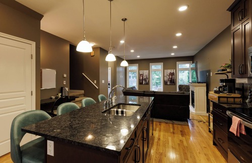 Saskatoon House | Upscale Saskatoon Getaway Private Yard Quiet Neighbourhood Sleeps 7