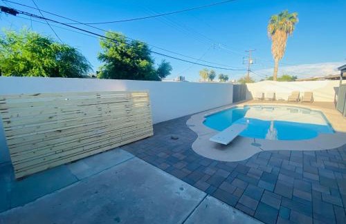 Tempe House | Upscale Tempe Getaway