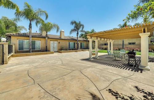 Alessandro Heights Apartment | Upscale Triplex w/Pool Access in Riverside!