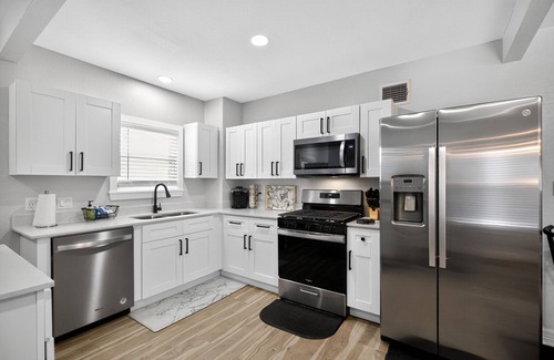 South Central Houston House | Upscale Urban | Near Downtown & Museum District