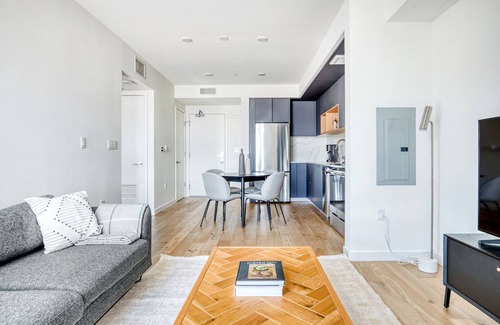 Melrose Apartment | Upscale West Hollywood 1BR w/BBQ, Pool, Gym, W/D near TJ, by Blueground