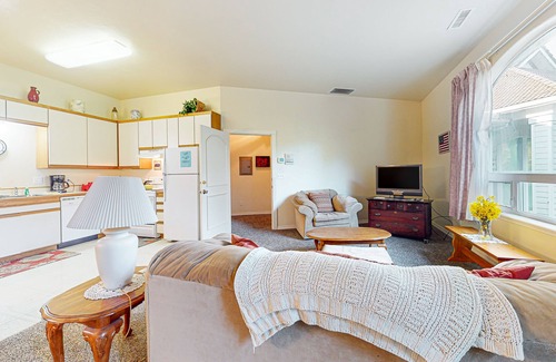 Florence Apartment | Upstairs Apartment with River Views, Free WiFi, A/C, & Beach Nearby