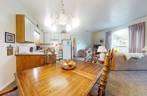 Florence Apartment | Upstairs Apartment with River Views, Free WiFi, A/C, & Beach Nearby