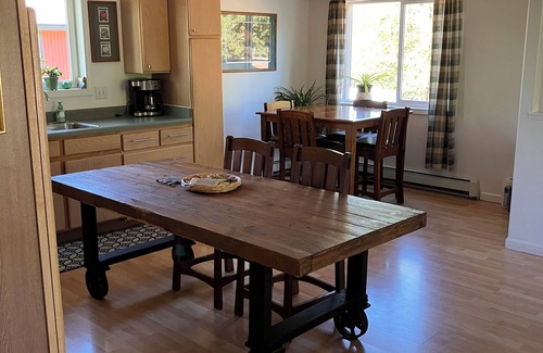 Huffman - O' Malley House | Upstairs get-a-way in quiet South Anchorage neighborhood