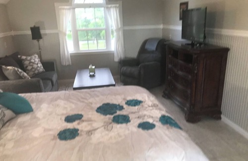 Fort Payne Apartment | Upstairs Studio Apartment