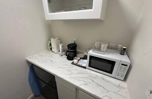 College Hill Apartment | Upstairs, Studio w/King Bed, AC and heat.