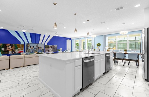 Kissimmee House | Upstay: Family Resort 15BR Home w/Pool & Tiki Bar