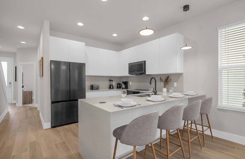 Four Corners House | Upstay - Modern Home New Development w Pool