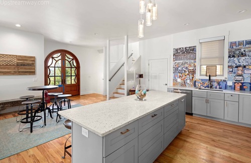 Asheville House | Upstream Bachelor Sanctuary - NO damage! Pure Water.