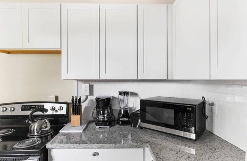 Norwood House | Uptown Apartment, Near Parks! The Bricks Unit 1