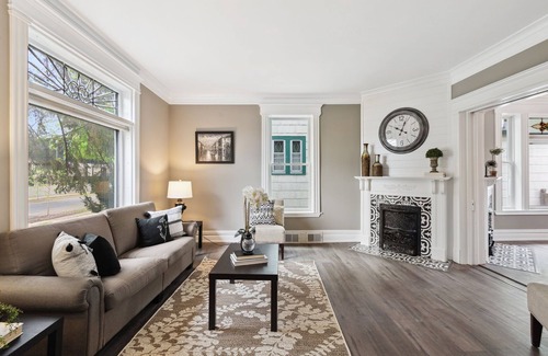 Lowry Hill East House | Uptown Delight