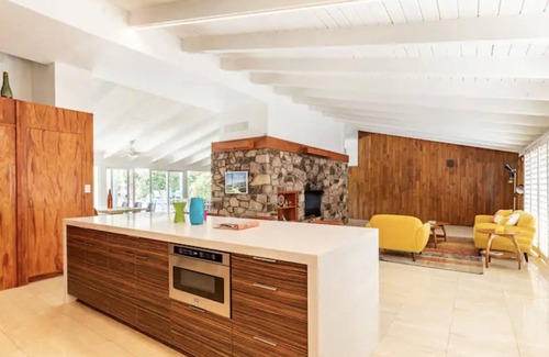 Old Las Palmas House | Uptown Design District Walking distance to Downtown Palm Springs!