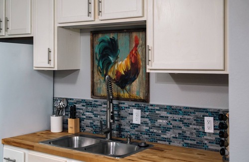 Sioux Falls House | Uptown Funk- A Charming Retreat Near the Event Center
