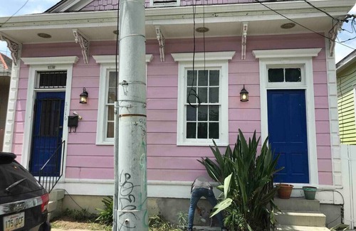 Leonidas House | Uptown Home on Streetcar Line, Walk to Restaurants