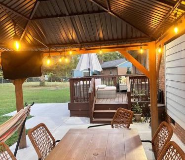 Sunset Road House | Uptown in 6 Mins - Game Deck