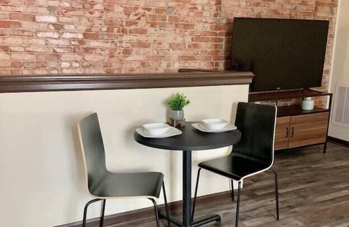 Harrisburg - Hershey House | Uptown Suite C | Modern & Cozy | Central Location