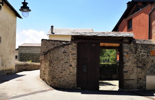 Ur House | UR II - 8 PAX - Three Bedroom House, Sleeps 8