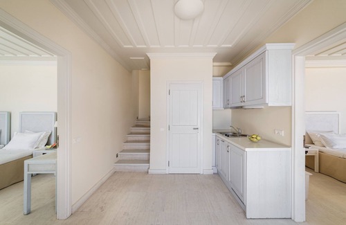 Evgiros Villa | Urania, private villa Iris, private pool, endless sea views, near famous beaches