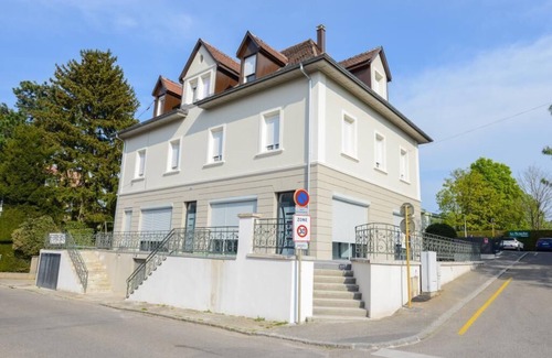 Riedisheim Apartment | "Urbaine Colors" Bright and colorful apartment "Les Péri-Urbaines" (Peri-urban apartment)