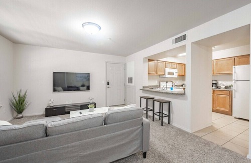 Amarillo Apartment | Urban 1B1B Fast Wi-Fi, Pool, Gym