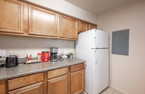 Amarillo Apartment | Urban 1B1B Fast Wi-Fi, Pool, Gym