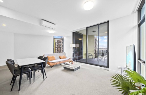 Zetland Apartment | Urban 2BR Oasis in Zetland