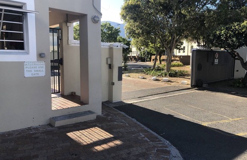 Cape Town Apartment | Urban Apartment - sleeps 7 Max