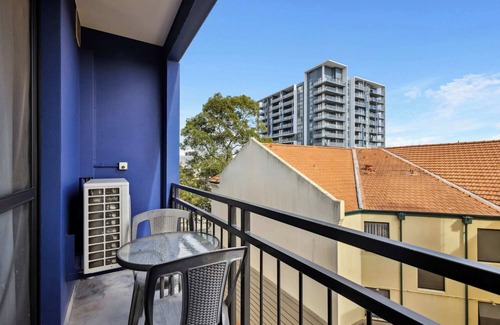 Northbridge Apartment | Urban Apt in the Heart of Northbridge