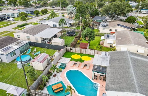 Boulevard Heights House | Urban Chic Private Pool Home