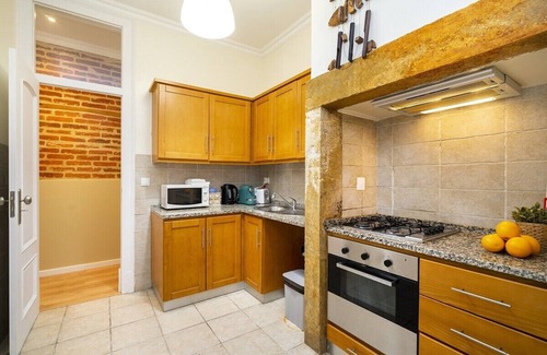 Olivais Apartment | Urban Comfort: 1-BR near Airport & Train Station