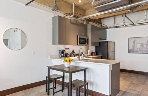 Cedars Apartment | Urban Dallas Loft - Close to Hot Spots!