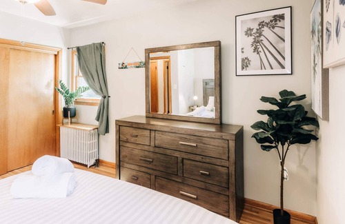 Southwest Minneapolis House | Urban Delightful Retreat: King Bed | BBQ Grill