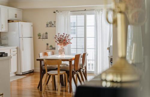 Stamford Villa | Urban Downtown Stamford Home 45 min to NYC with Garage And Yard