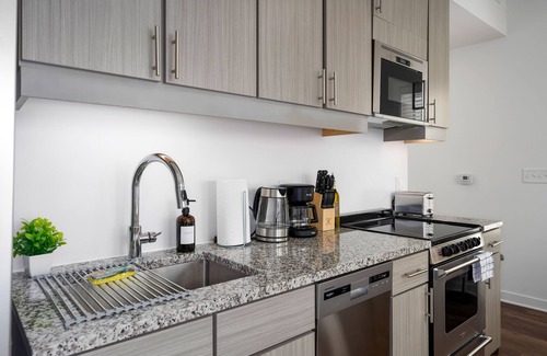Avondale Apartment | Urban DT Chic Studio with Private Balcony!