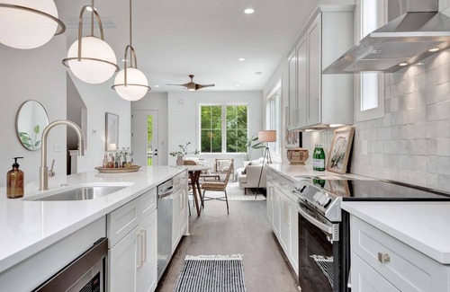 Haynes Area House | Urban Elegance: Nashville Rooftop Townhome with Skyline Views