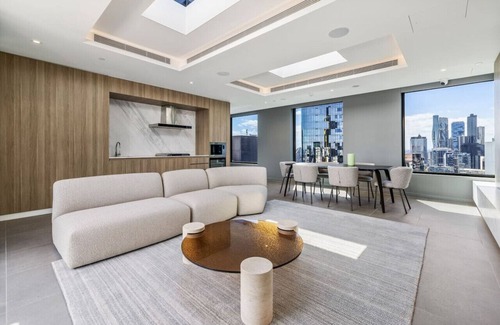 Abbotsford Apartment | Urban Elegance Stature Southbank