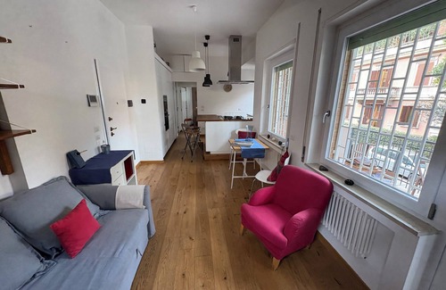 Quartiere XVII Trieste Apartment | Urban Escape in Caprera Square, quiet, modern and with a nice terrace